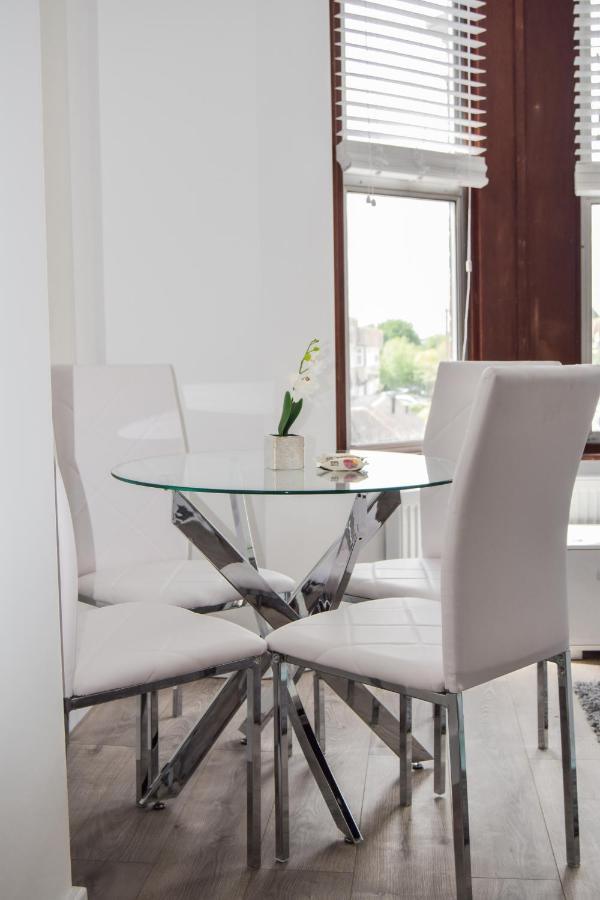 Morland Apartments - Hornchurch Londres Extérieur photo